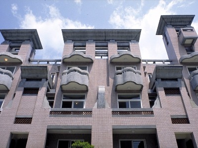 Li-Ming-Qing-Jing Housing
